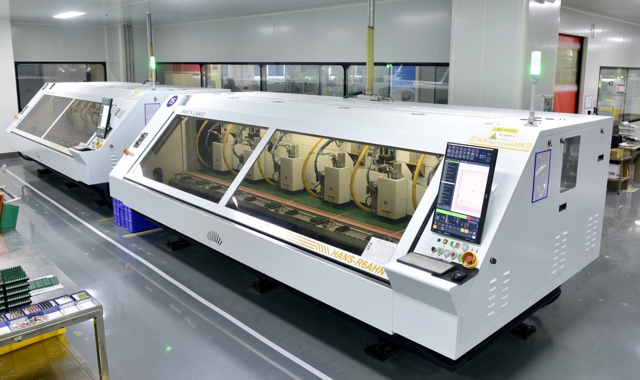 成型：自动上下销钉大台面六轴数控成型机（大族）